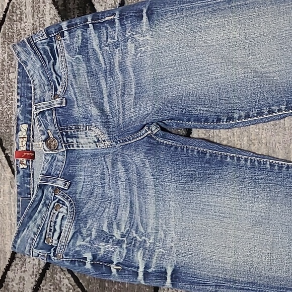 BKE REESE RHINESTONES STUDDED EMBROIDERED DENIM CAPRI JEAN - Picture 9 of 16